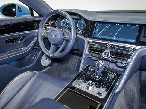 Certified 2024 Bentley Flying Spur V8 AWD/4WD image 33
