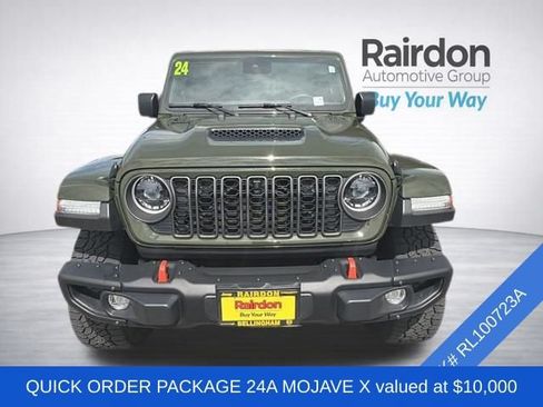 Used 2024 Jeep Gladiator Mojave AWD/4WD image 2