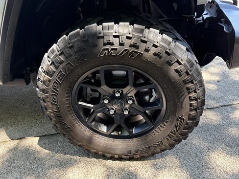 Used 2025 Jeep Wrangler Unlimited Sport AWD/4WD image 12
