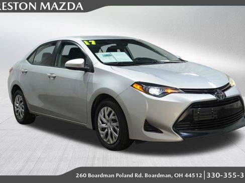 Used 2017 Toyota Corolla LE image 1