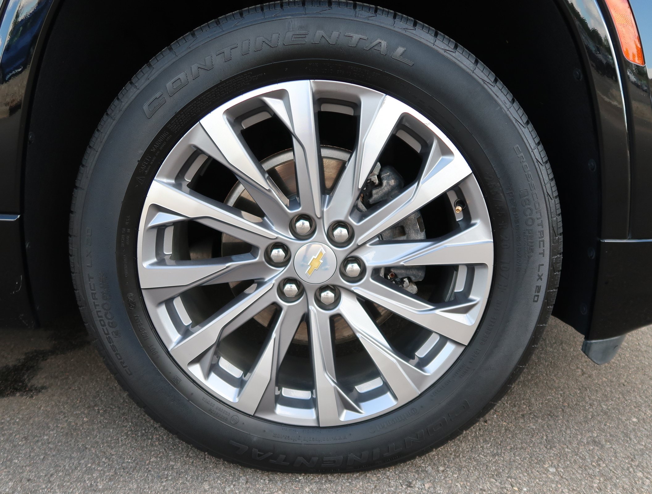 Used 2023 Chevrolet Traverse Premier w/ LPO, Cargo Package FWD image 47