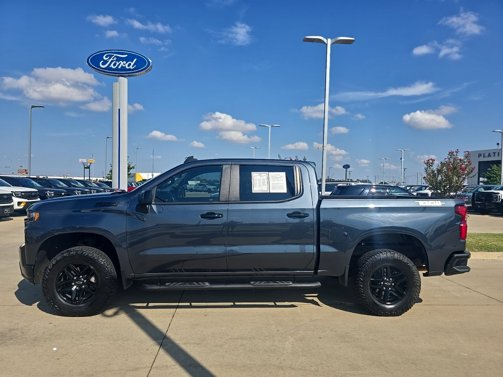 Used 2022 Chevrolet Silverado 1500 LT Trail Boss AWD/4WD image 2