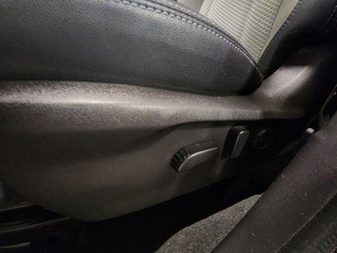 Used 2019 Subaru Forester Premium AWD/4WD image 13