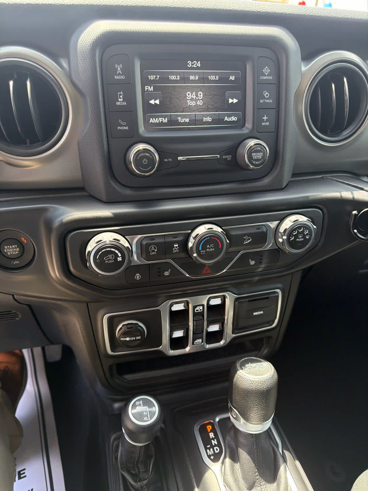 Used 2018 Jeep Wrangler Unlimited Sport S AWD/4WD image 13