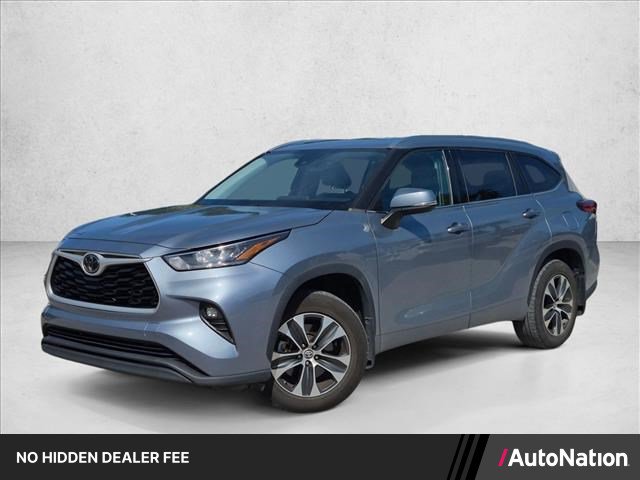 Used 2020 Toyota Highlander XLE AWD/4WD image 1