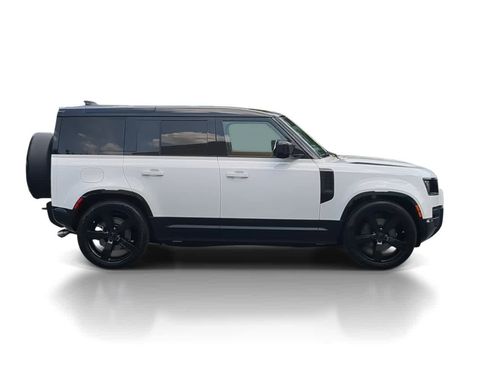 Certified 2026 Land Rover Defender 110 X-Dynamic SE AWD/4WD image 9
