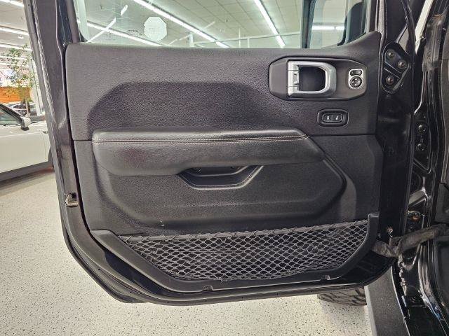 Used 2020 Jeep Wrangler Unlimited Sahara AWD/4WD image 33