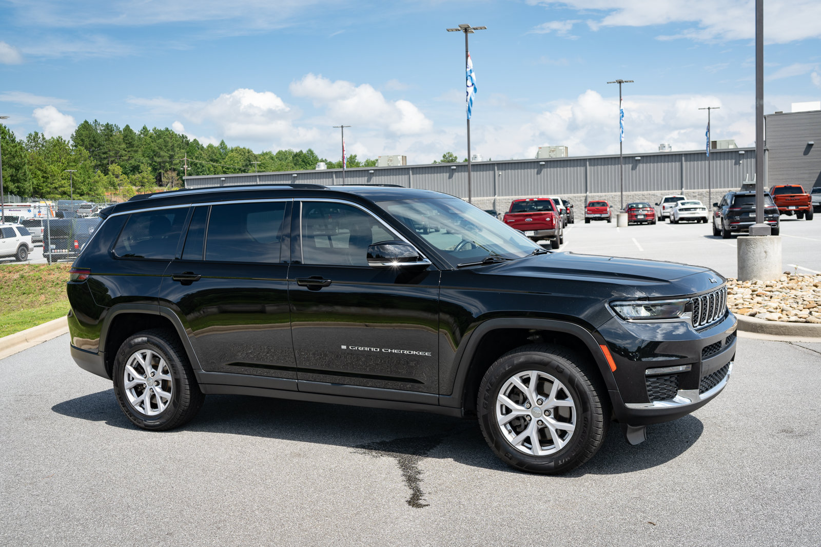 Used 2021 Jeep Grand Cherokee L Limited AWD/4WD image 12