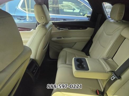 Used 2017 Cadillac XT5 Luxury w/ Driver Awareness Package FWD image 4
