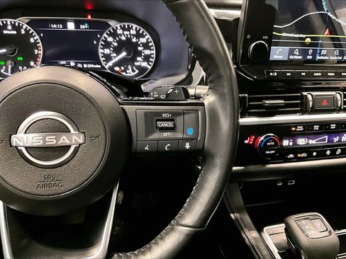 Used 2023 Nissan Pathfinder SL w/ SL Premium Package image 19