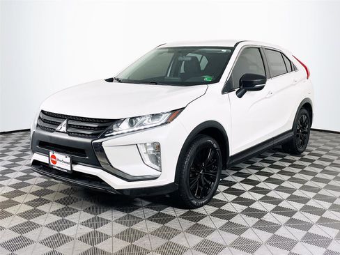 Used 2020 Mitsubishi Eclipse Cross LE image 3