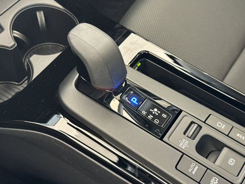 New 2026 Toyota Prius Plug-In Hybrid FWD image 21