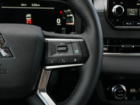 New 2025 Mitsubishi Outlander SEL image 22