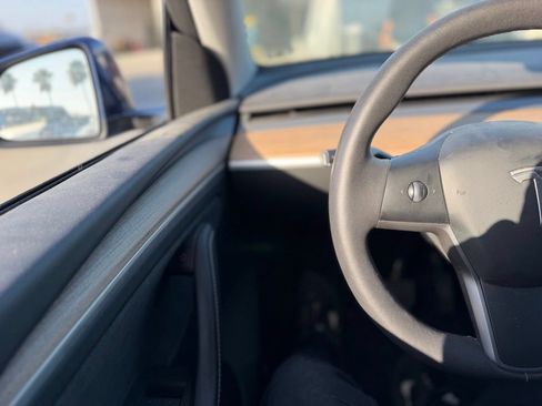 Used 2023 Tesla Model Y Long Range AWD/4WD image 7