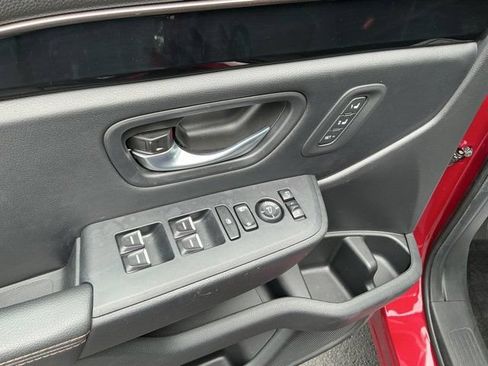 Used 2025 Honda Pilot TrailSport image 17