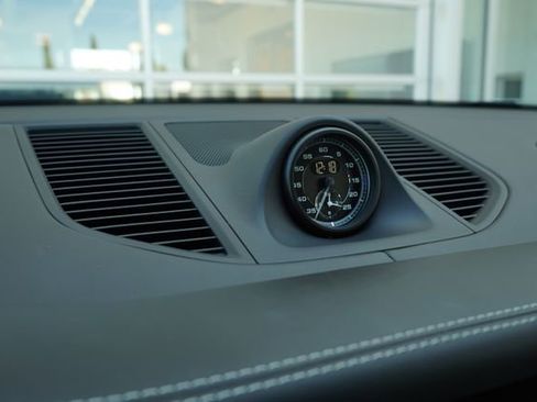 Used 2023 Porsche Macan S image 24