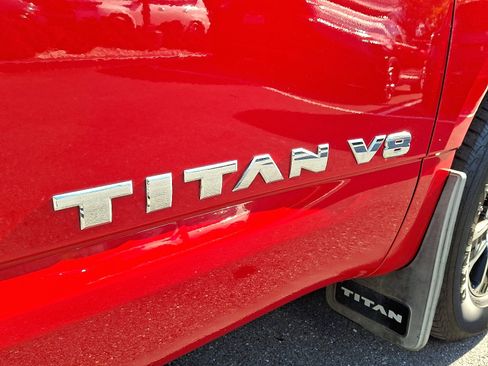 Used 2020 Nissan Titan SV w/ SV Convenience Package image 31