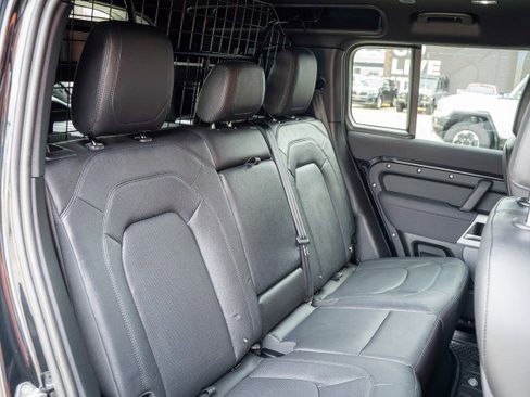 Used 2023 Land Rover Defender 110 S image 94