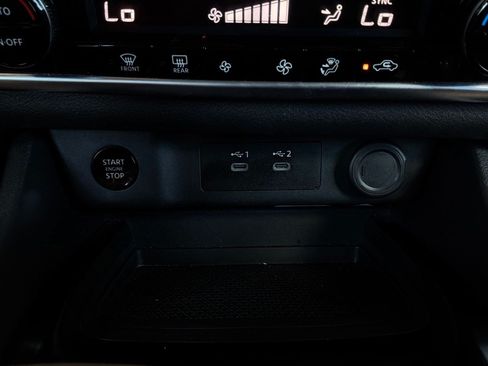 Used 2025 Nissan Rogue SV AWD/4WD image 29