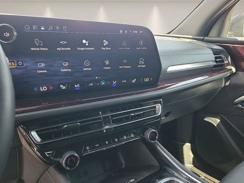 Used 2026 Chevrolet Traverse Z71 w/ Driver Confidence Package AWD/4WD image 19