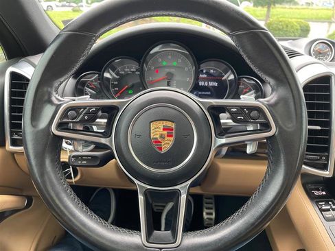 Used 2015 Porsche Cayenne S image 91