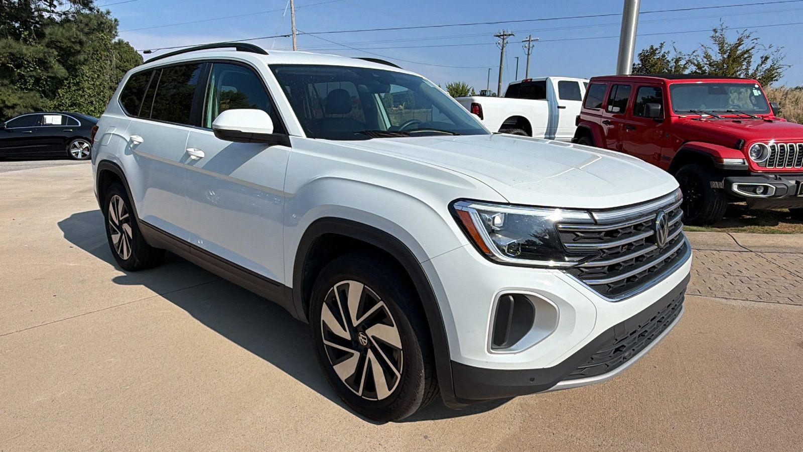 Used 2025 Volkswagen Atlas SE FWD image 5