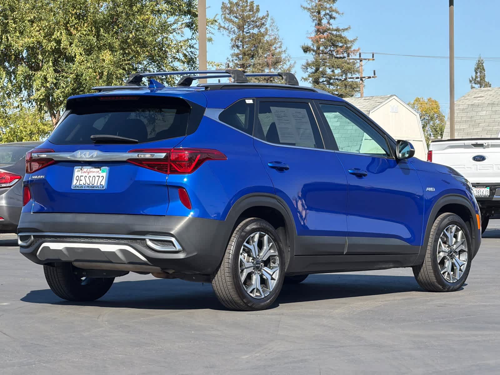 Used 2023 Kia Seltos EX AWD/4WD image 2