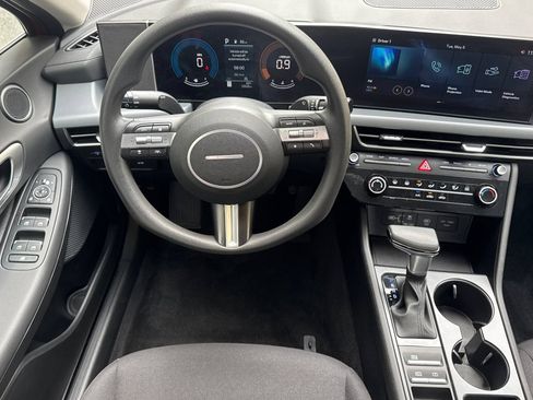 Used 2025 Hyundai Sonata SE FWD image 14