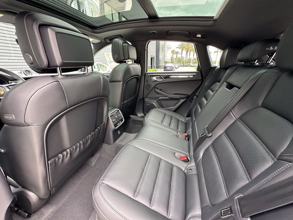 Used 2026 Porsche Macan S AWD/4WD image 37