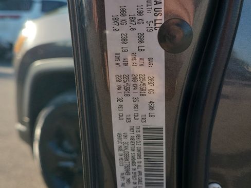 Used 2019 Jeep Compass Altitude image 35