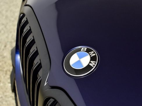 Used 2023 BMW X7 xDrive40i w/ M Sport Package image 11