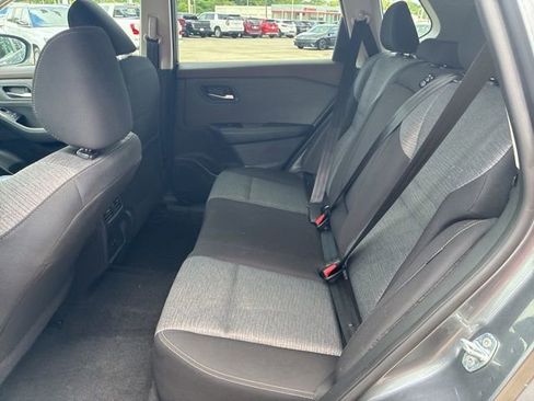 Used 2023 Nissan Rogue SV FWD image 15