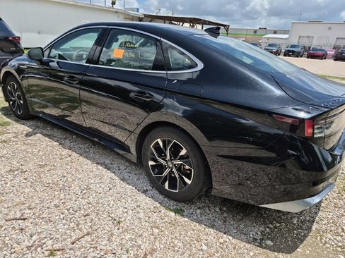 Used 2025 Hyundai Sonata SEL FWD image 2