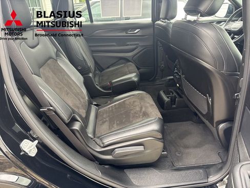 Used 2023 Jeep Grand Cherokee L Laredo AWD/4WD image 46