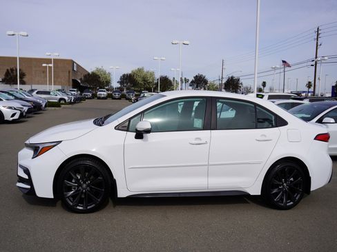 Used 2024 Toyota Corolla SE image 6