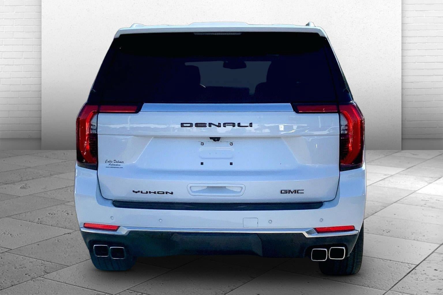 Used 2026 GMC Yukon Denali AWD/4WD image 3