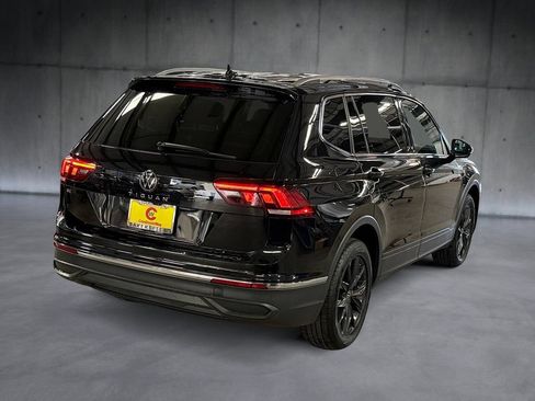 Used 2024 Volkswagen Tiguan SE FWD image 5