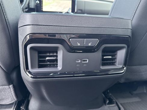 New 2026 GMC Sierra 3500 AT4 w/ AT4 Premium Plus Package AWD/4WD image 18