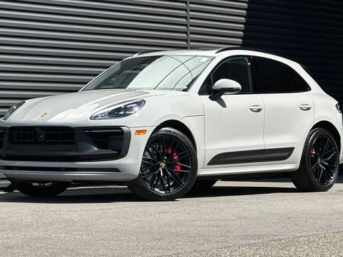 New 2026 Porsche Macan GTS image 1