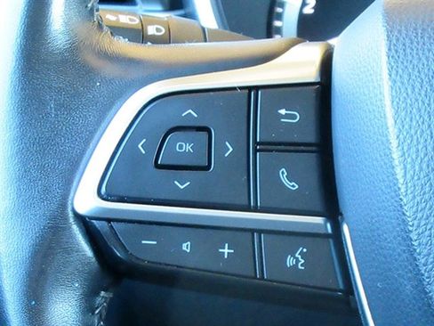 Used 2020 Toyota Highlander XLE image 20