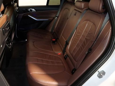 Used 2020 BMW X5 xDrive40i w/ M Sport Package image 13