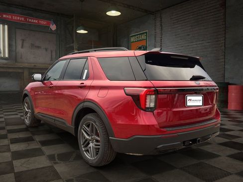 New 2026 Ford Explorer ST-Line w/ ST-Line Street Pack image 4