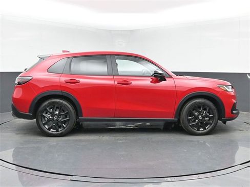 Used 2025 Honda HR-V Sport image 11
