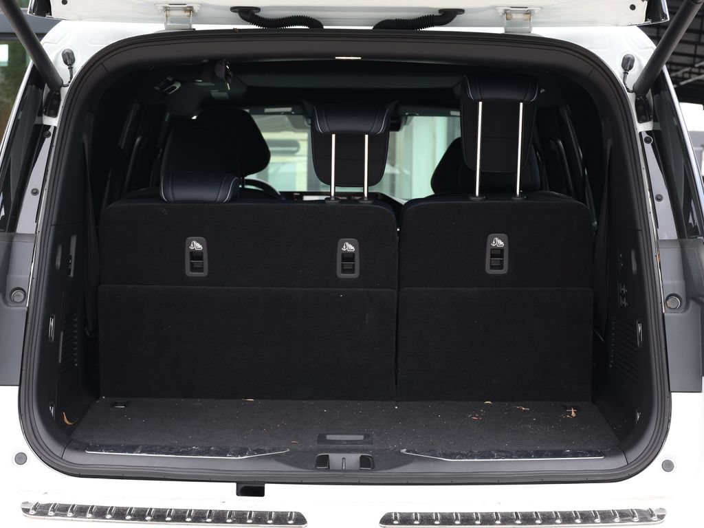 Certified 2026 INFINITI QX80 4WD w/ Sport Exterior Package image 8