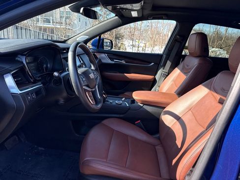 Certified 2023 Cadillac XT5 Premium Luxury image 3