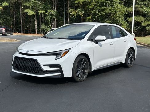 Used 2024 Toyota Corolla SE FWD image 5