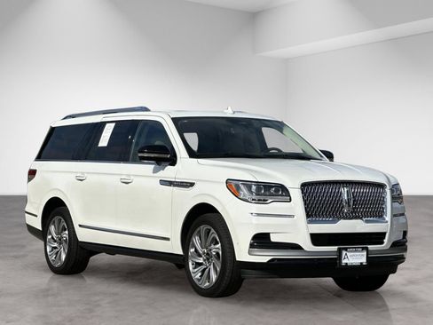 Used 2024 Lincoln Navigator L Reserve AWD/4WD image 9