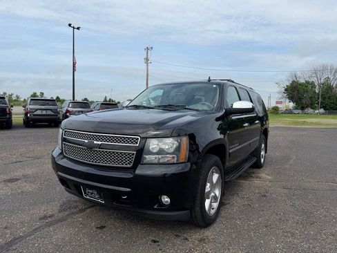 Used 2011 Chevrolet Suburban LTZ AWD/4WD image 11
