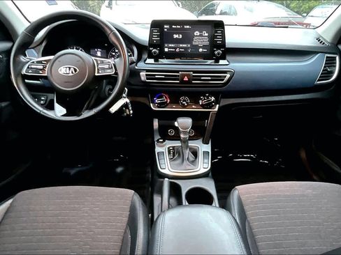 Used 2021 Kia Seltos S image 14