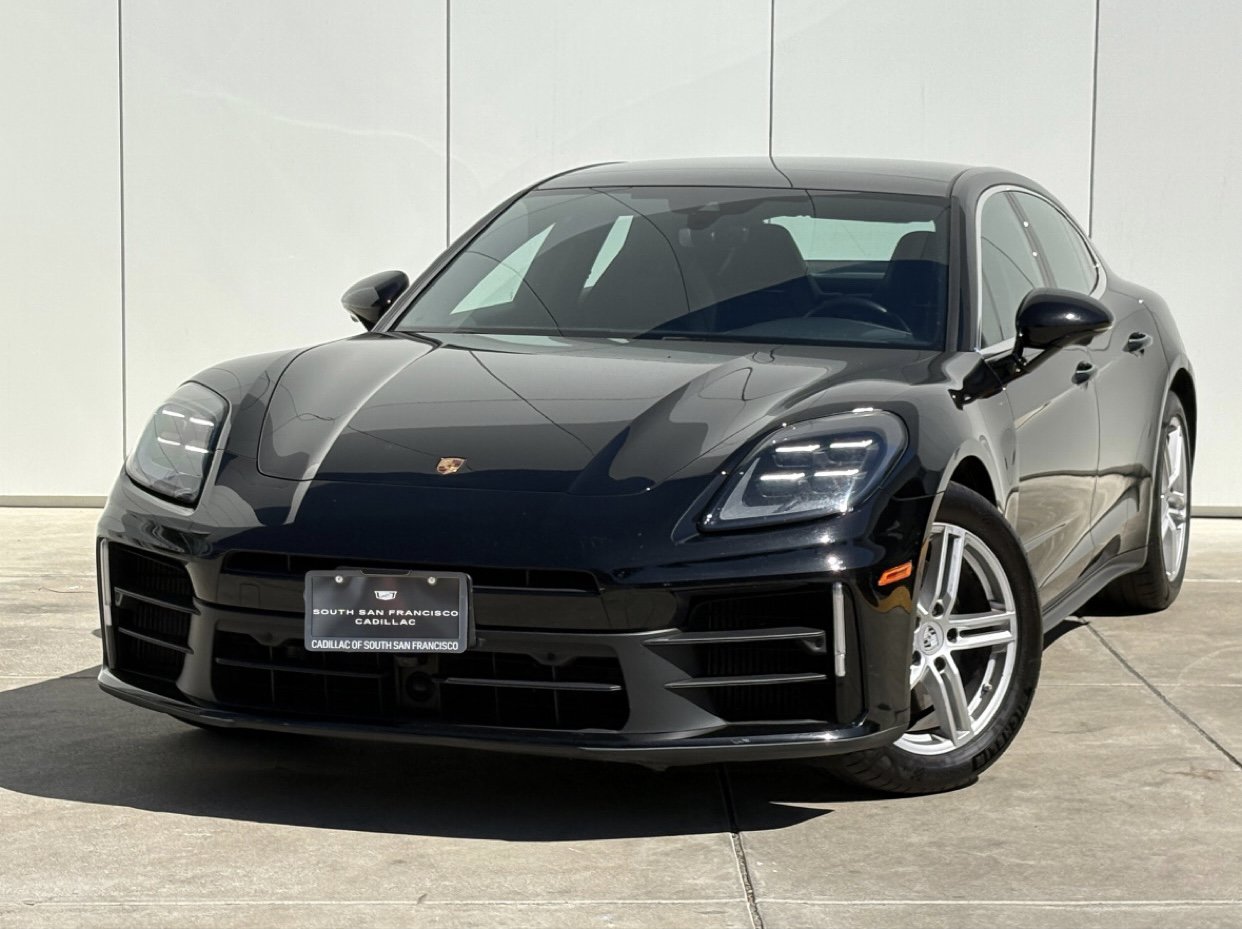 Used 2025 Porsche Panamera RWD image 1